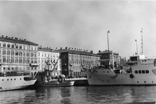 BC59658 Bateaux Schiffe in Rijeka