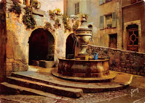 BR10884 Saint paul et sa vieille fontaine france