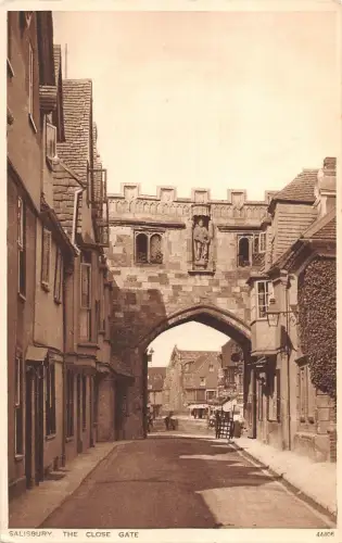 uk27828 close gate salisbury real photo uk