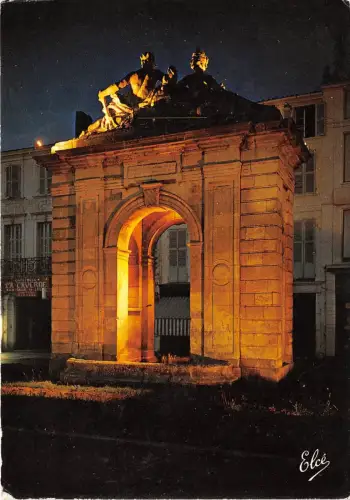 B51536 Rochefort La nuit france