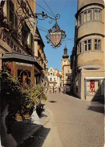 B73411 Der Blick in die Kirchengasse von Gmunden Österreich