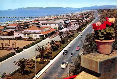 BG17995 forte dei marmi viali lungomare e pontile car voiture italy