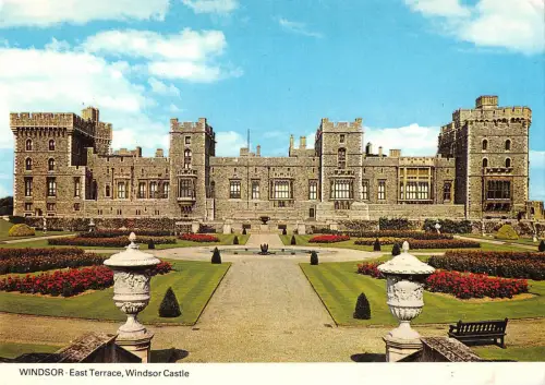 B102460 Windsor East Terrace Castle UK