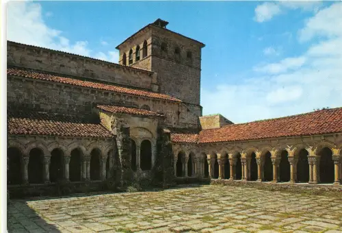 BR4628 Cloitre Eglise collegiale Santillana Del mar spain
