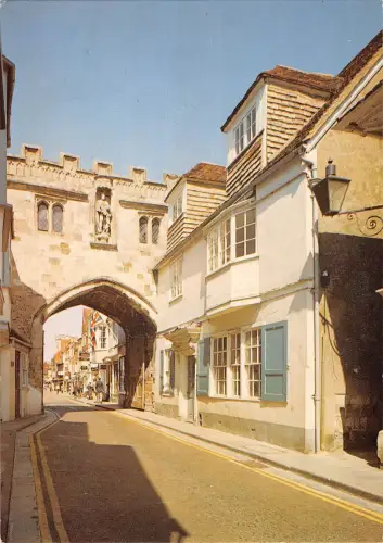 BR82824 the high street gate salisbury wiltshire uk