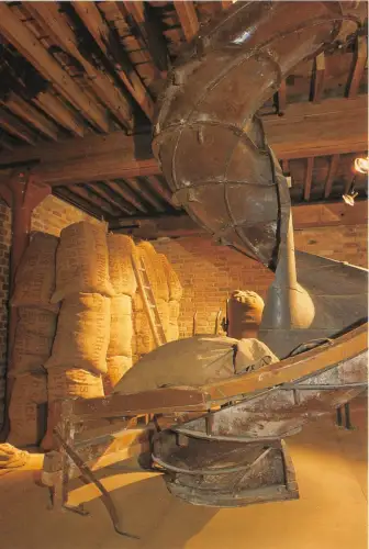 B87427 the llanthony storage at gloucester uk