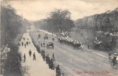 BR60833 rotten row hyde park london chariot uk