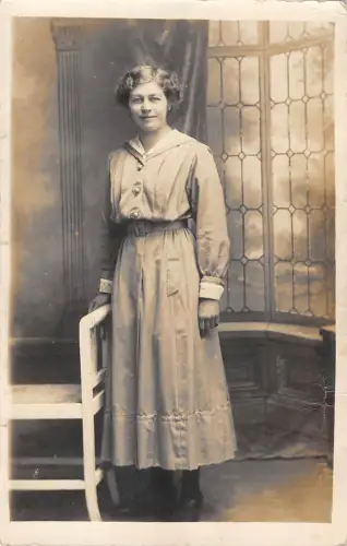 uk38311 lady photo social history real photo uk lot 16 uk webb Eastleigh