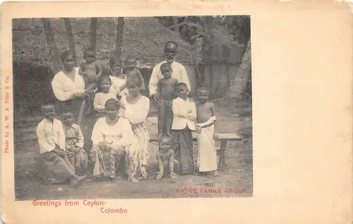 Lot 88 einheimische Familiengruppe Kostüm Colombo Ceylon Sri Lanka Typen Folklore