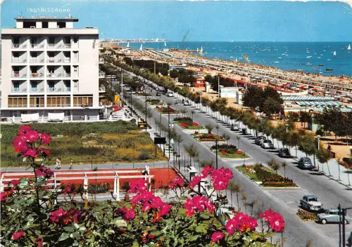 BG27961 riccione lungomare e spiaggia italy