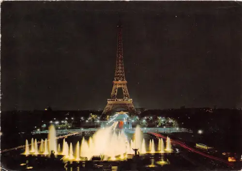 B31346 Paris la nuit La Tour Eiffel et les Jardins du Trocadero france