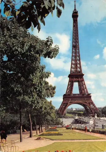 B31338 Paris La Tour Eiffel depuis les jardins du Palais de Chaillot france