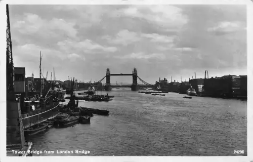 BR65015 Tower Bridge von London Bridge Echtfoto London UK