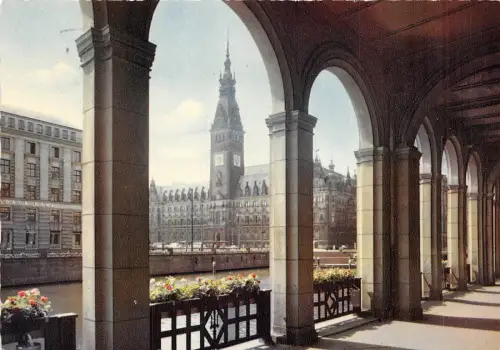 BG12418 alsterarkaden mit blickauf das rathaus hamburg germany