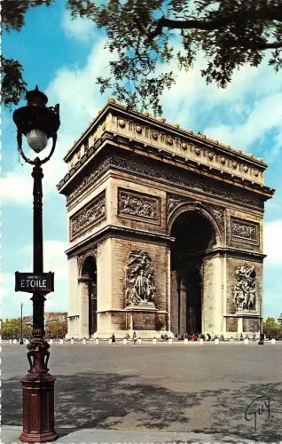 BR16112 La Place et l arc de triomphe de l Etoile Paris france