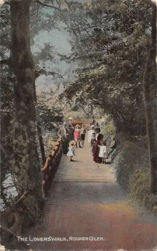 BR75305 the lovers walk rouken glen glasgow scotland