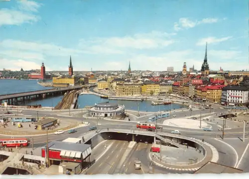 B109875 Schweden Stockholm Blick auf die Altstadt Die Schleusenverkehr Zirkuswagen