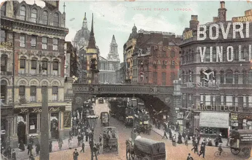 BR59911 ludgate circus chariot london uk