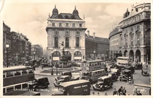 uk37465 piccadily circus london echtfoto uk lot 12 uk bus oldtimer