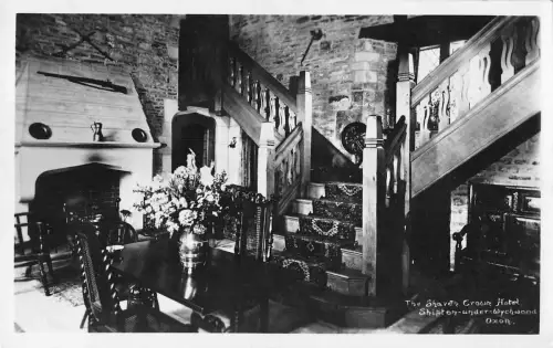 BR96587 Shipton under Wychwood the Shaver Crouste Hotel Echtfoto Oxford UK