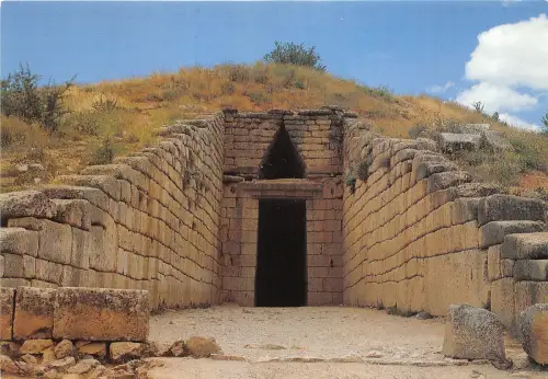 BR4950 Mycenes le Tresor d Atree L entree vue de l interior greece