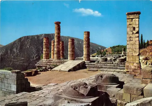 BG12155 Delphi der Tempel des Apollo die Säulen Griechenland