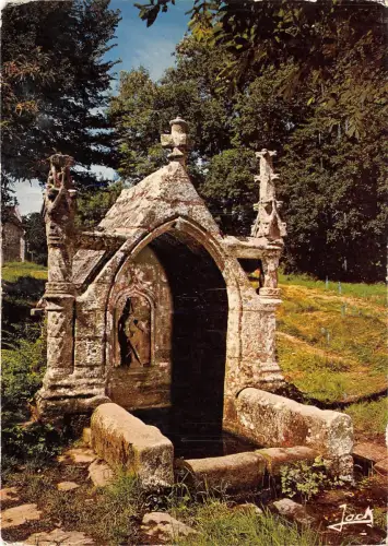 BR14131 Saint Venac Brunnen Frankreich