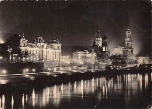 B22832 Dresden Das Altstadtter Ufer