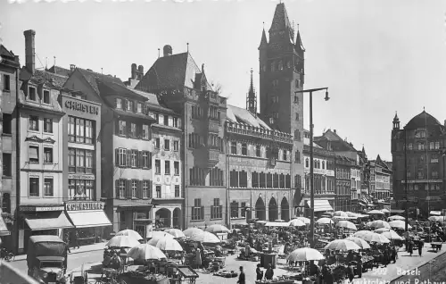 Lot 44 Basel Marktplatz und Rathaus Echtfoto Schweiz Basel
