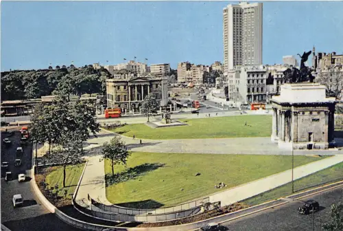 BT18715 hyde park corner london uk