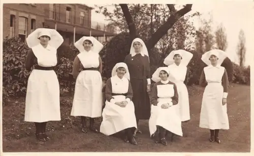 uk52427 Krankenschwestern Echtfoto UK Krankenhaus London Kinder Krankenschwester Baddour Place Straße