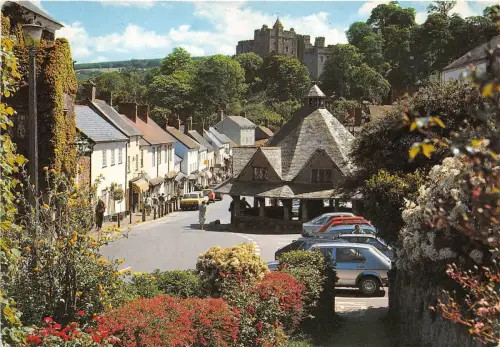 B86945 high street and yarn market dunster uk