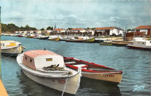 Lot 93 anderons les bains Fischereihafen Frankreich Boot