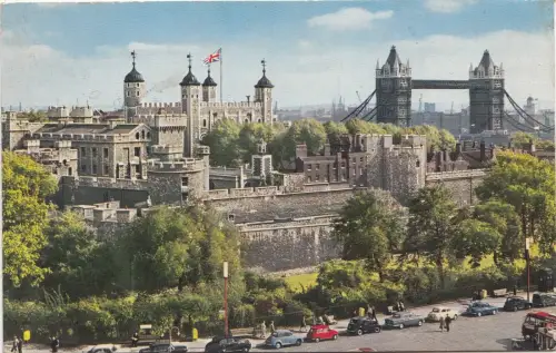 BF29291 the tower of london and towre bridge UK front/back image
