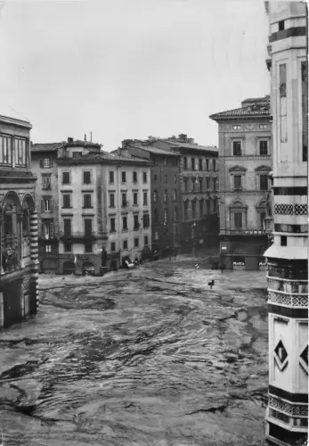 lot191 Piazza Duomo Echtfoto Italien Florenz Firenze Flut
