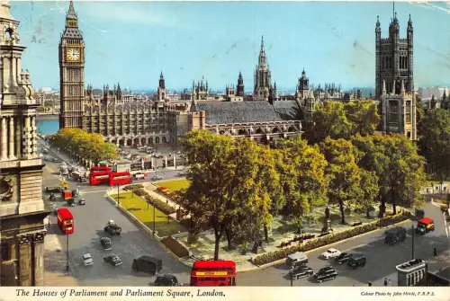 BT18357 the houses of parliament and parliament square bus autobus london uk