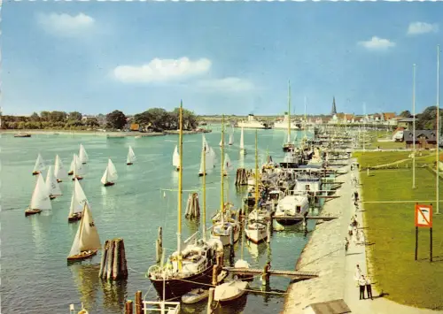 BG10052 Yachthafen Schiff Bateaux Ostseeheilbad Travemünde Germany