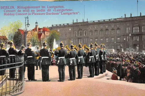 B38879 Berlin Mittagskonzert im Lustgarten Lustgarten germany