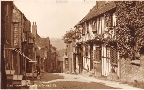 BR64365 mermaid inn rye richter uk