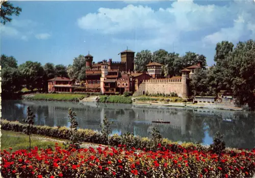 B43431 Turin Der Fluss Po und die mittelalterliche Burg Italien