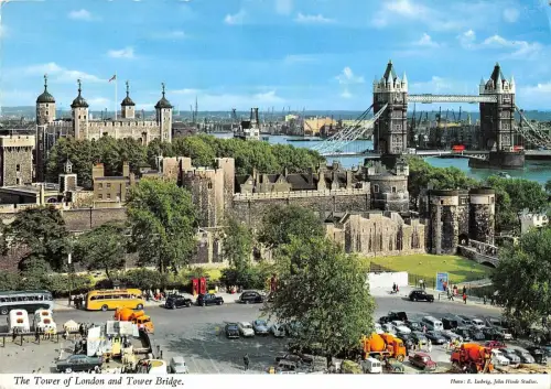 BR90894 the tower of london and tower bridge uk
