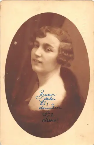 B22372 Woman Fancy Card Glamour