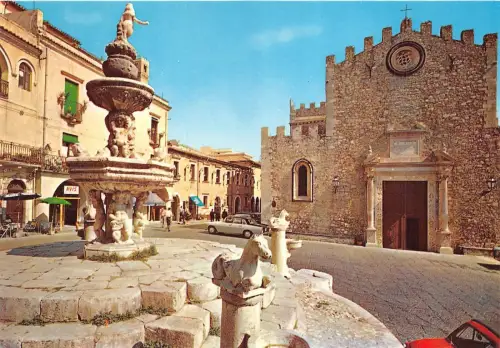 B68956 Taormina La Cattedrale italy