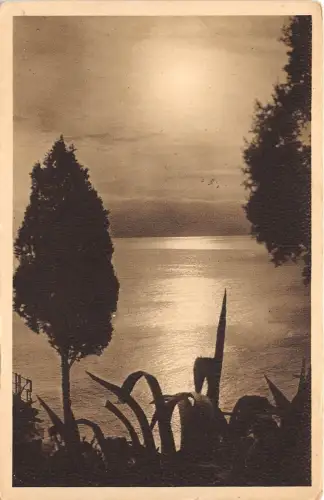 B5557 Cote D`Azur La Mediterranee au soleil couchant