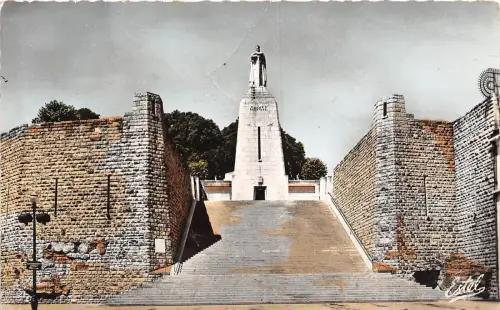 BR39585 Verdun Monument de la Victoire france