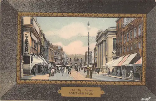 BR64218 the high street southampton uk