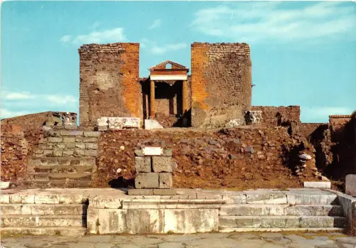 BG6798 scavi tempio della fortuna augusta pompei italy