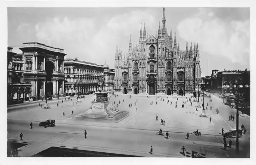 B3815 Italien Milano Piazza del Duomo Front/Back Scan