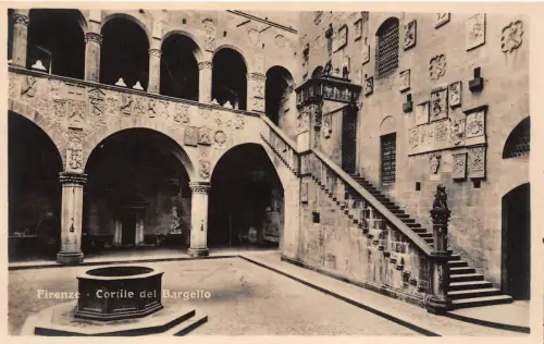 B39689 Firenze Cortile del Bargello Italien
