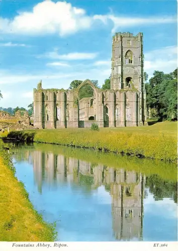 B87541 Fountains Abbey Ripon UK